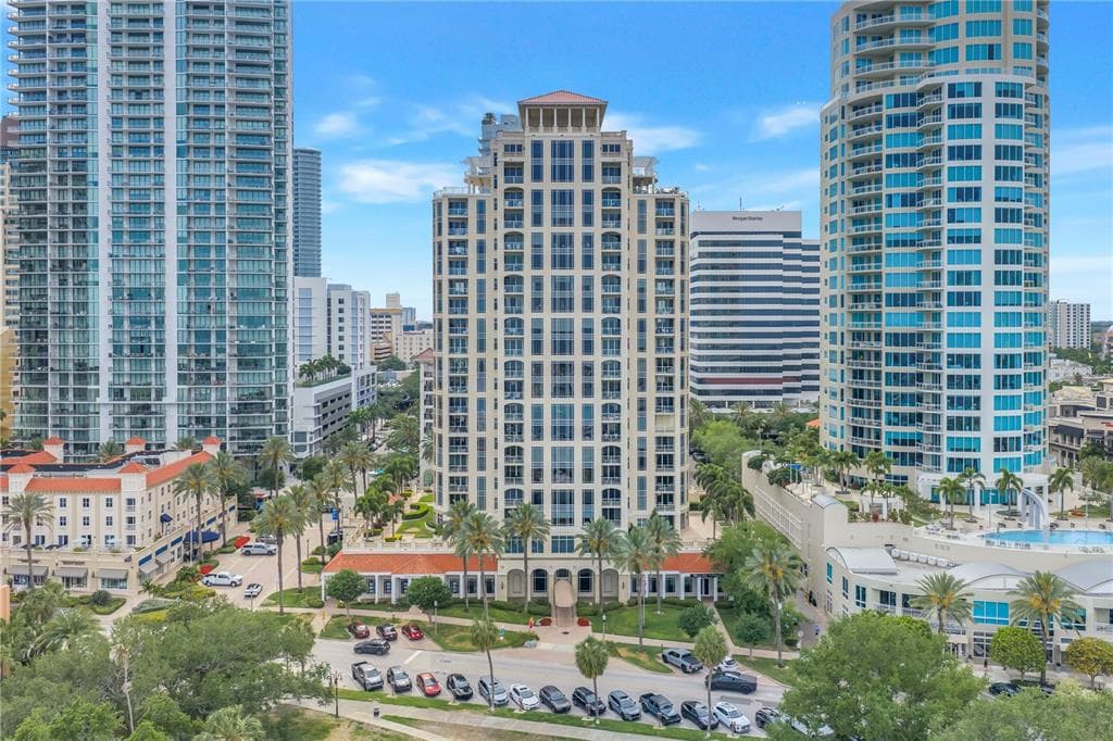 100 BEACH DRIVE NE UNIT 702 ST PETERSBURG, FL 33701