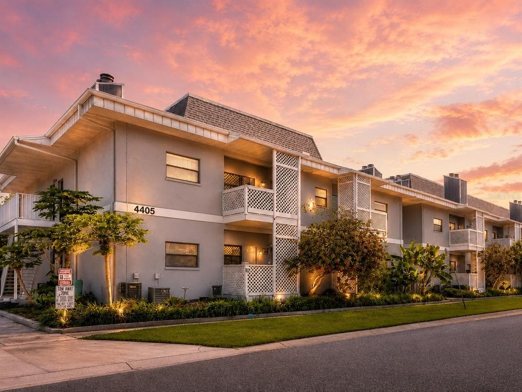 4405 W FAIR OAKS AVENUE UNIT 18 TAMPA, FL 33611