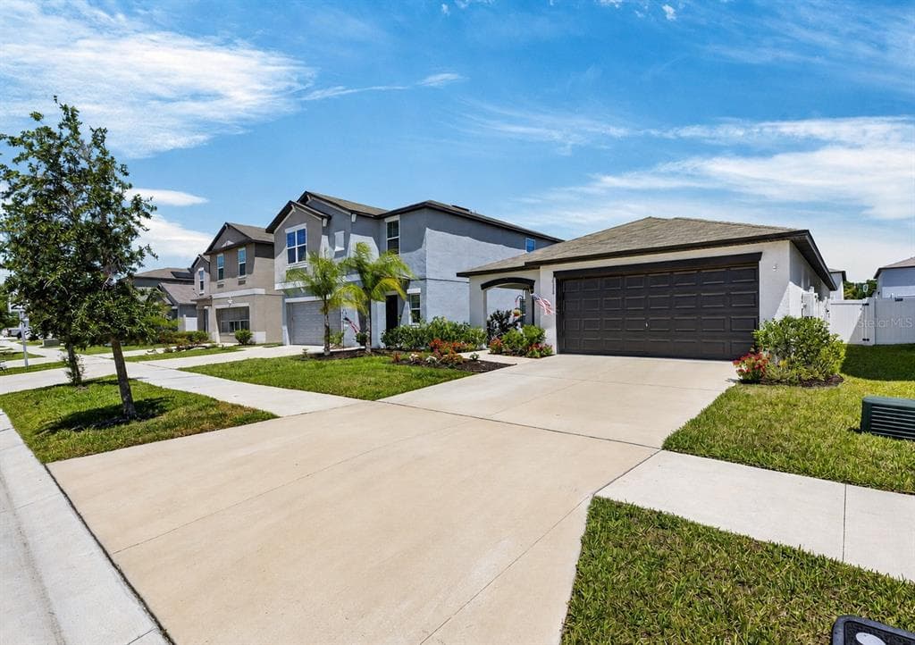 10356 BLUE PLUME COURT RIVERVIEW, FL 33578