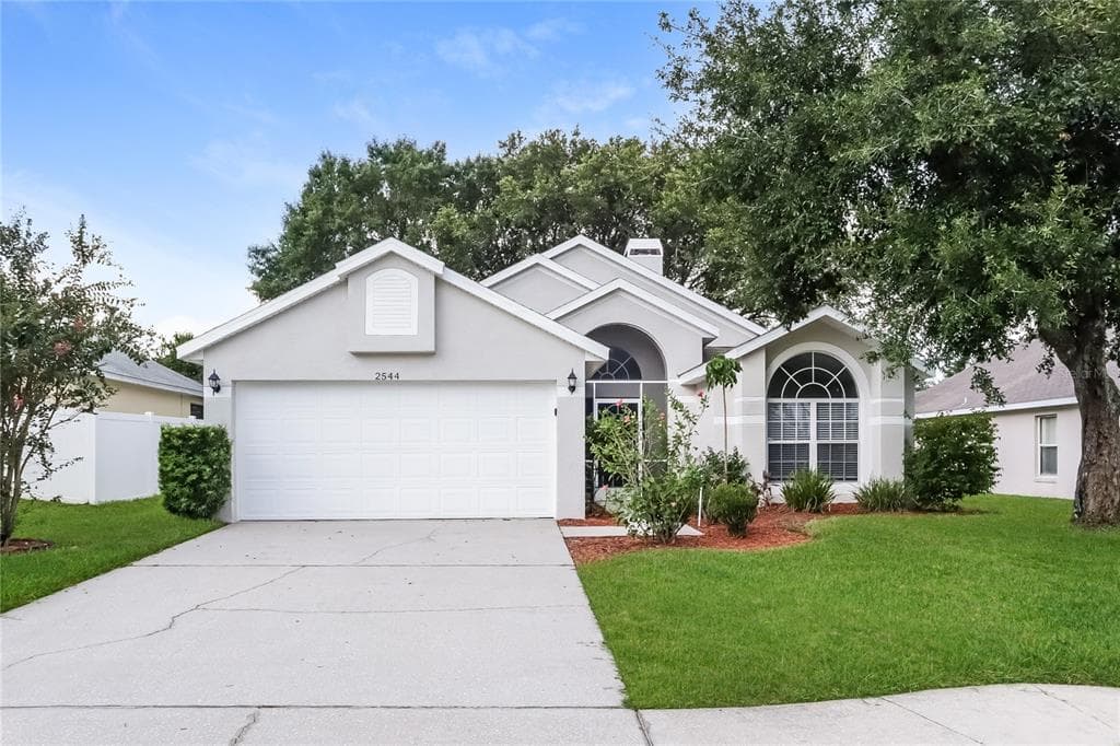 2544 MEADOW OAKS LOOP