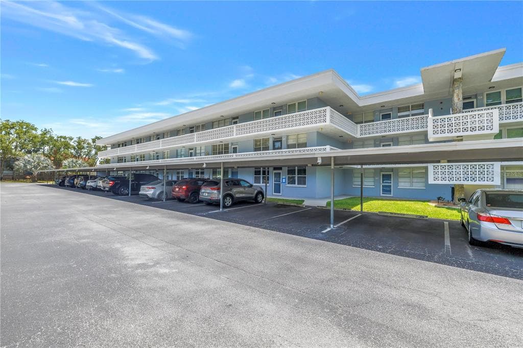 4720 LOCUST STREET NE UNIT 116 ST PETERSBURG, FL 33703
