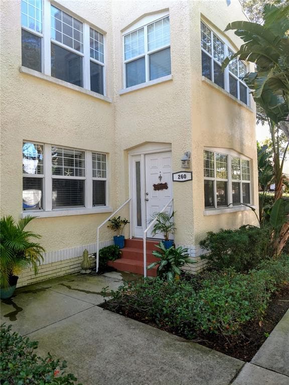 260 15TH AVENUE NE UNIT NA ST PETERSBURG, FL 33704