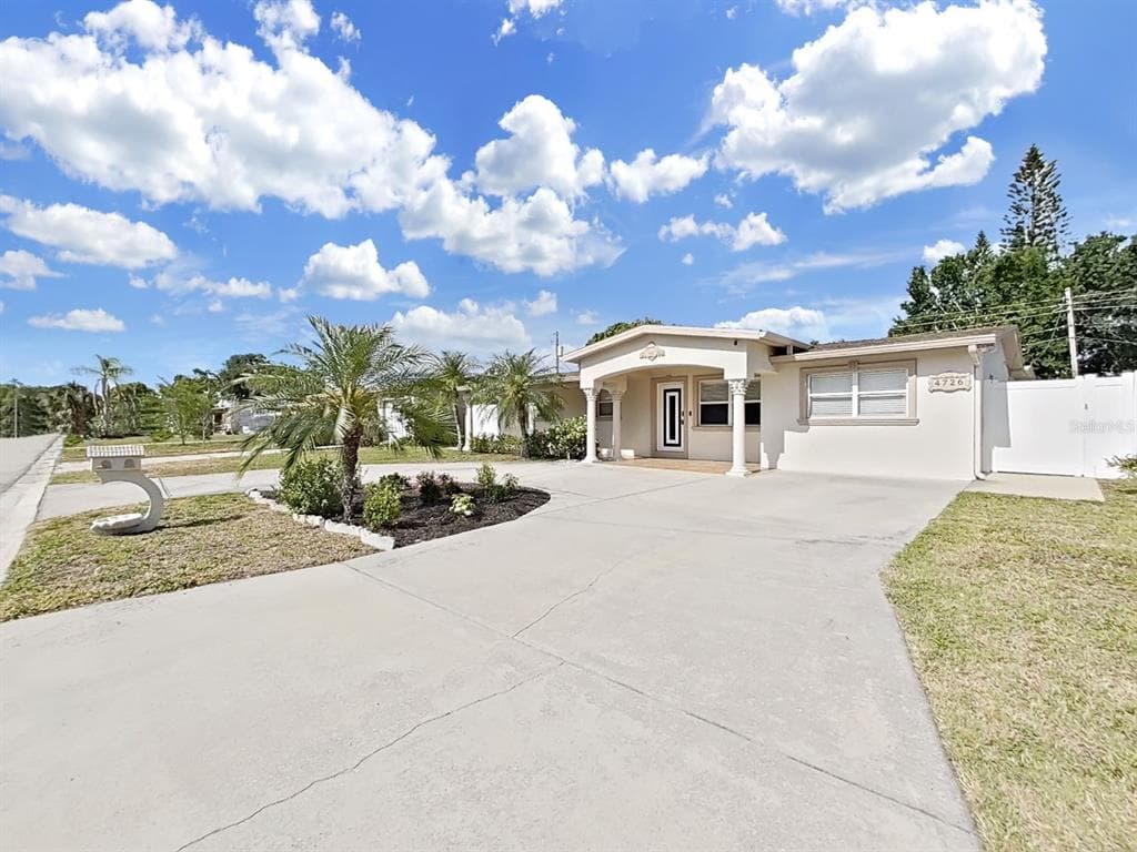 4726 ELDORADO DRIVE TAMPA, FL 33615