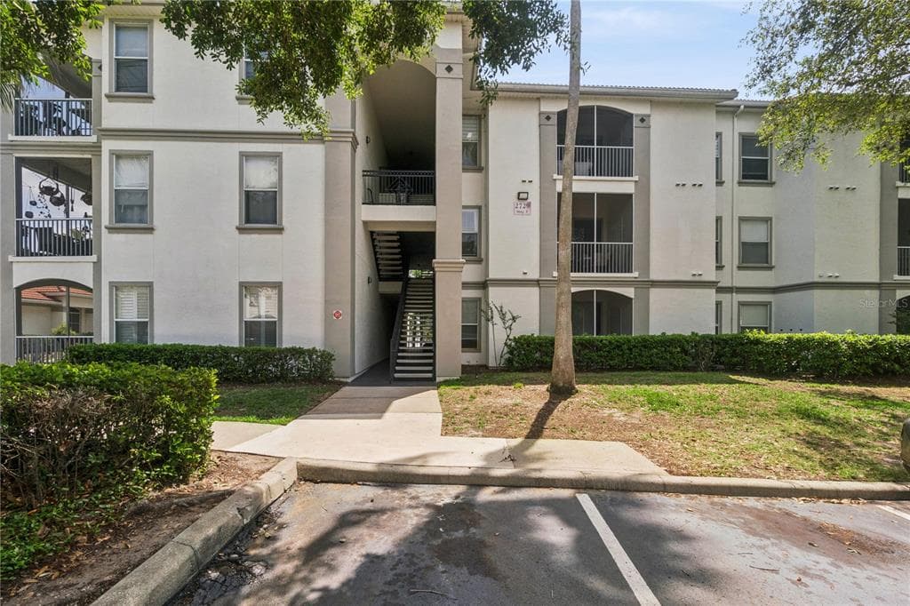 2729 MAITLAND CROSSING UNIT 304 ORLANDO, FL 32810