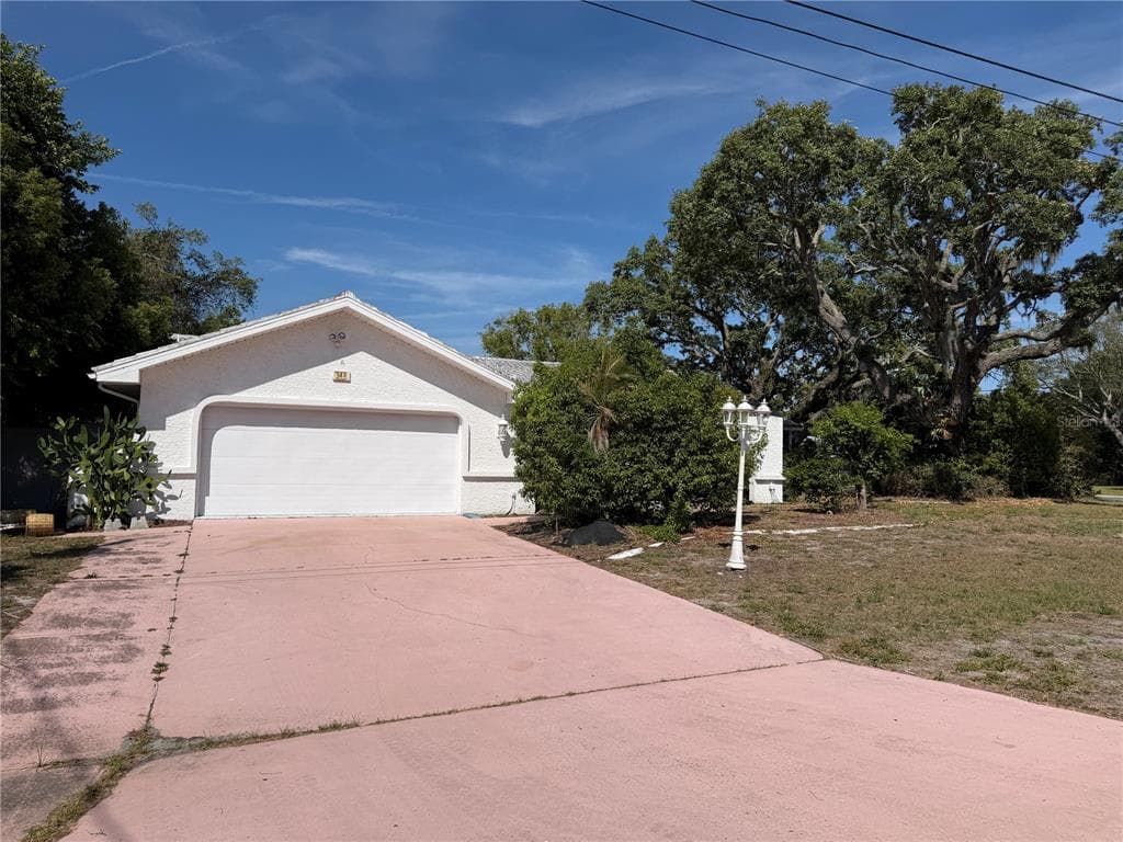 348 HAMPSHIRE AVENUE SPRING HILL, FL 34606