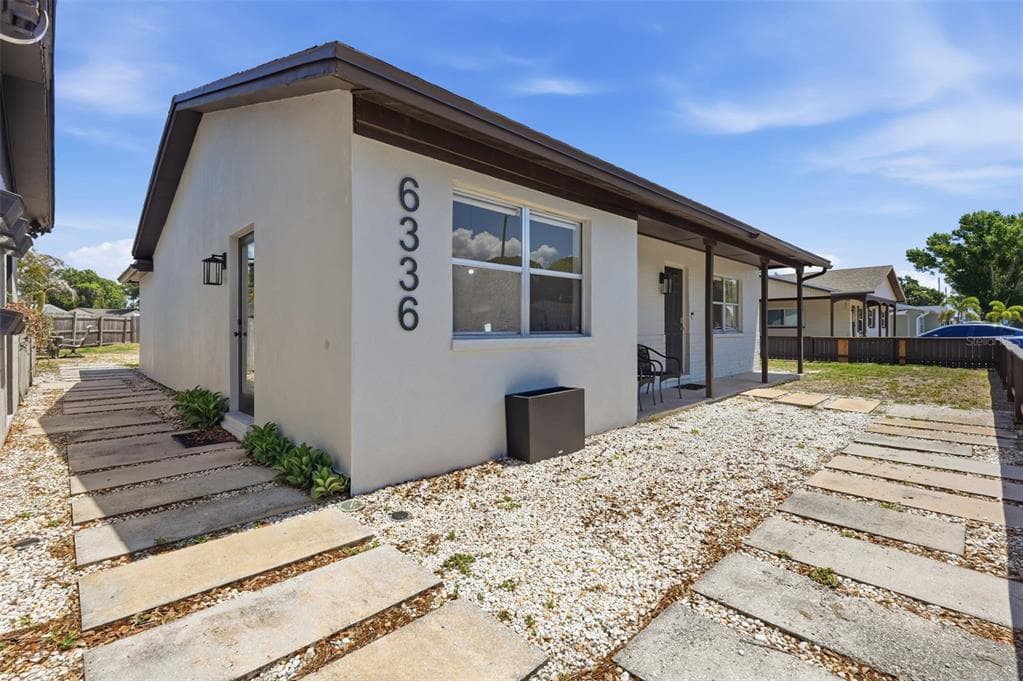 6336 S LANSDALE CIRCLE TAMPA, FL 33616