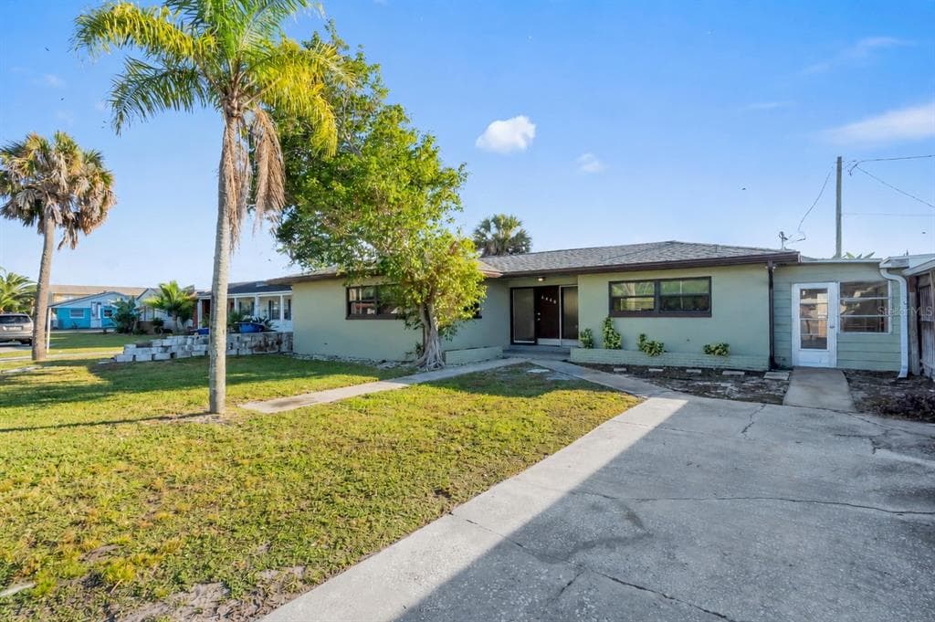 6860 PARK STREET S SOUTH PASADENA, FL 33707