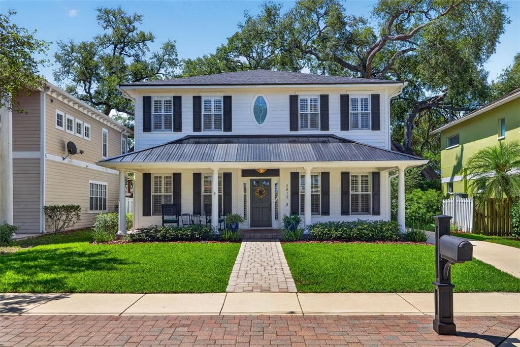 2812 W PAXTON AVENUE TAMPA, FL 33611
