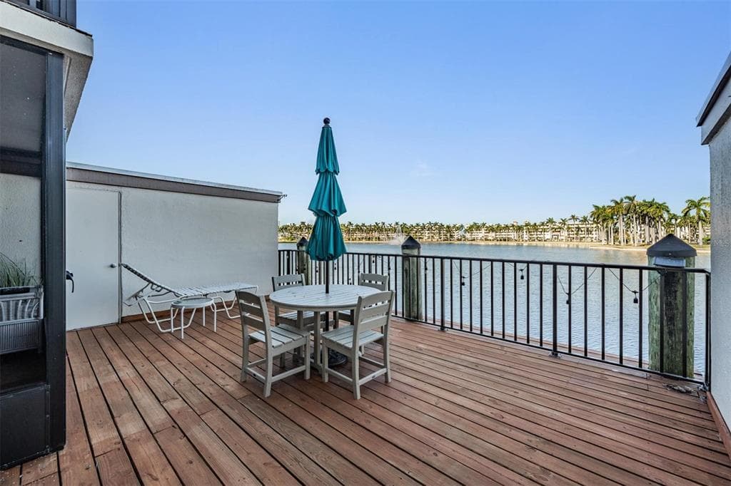6294 BAHIA DEL MAR CIRCLE UNIT 107 ST PETERSBURG, FL 33715