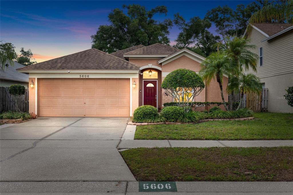 5606 PADDOCK TRAIL DRIVE TAMPA, FL 33624