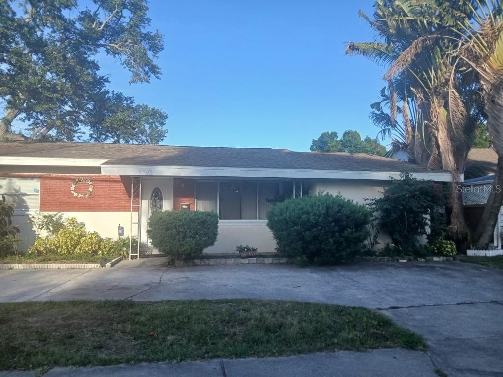 8595 52ND STREET N PINELLAS PARK, FL 33781