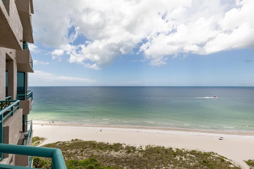 1560 GULF BOULEVARD UNIT 1106 CLEARWATER BEACH, FL 33767