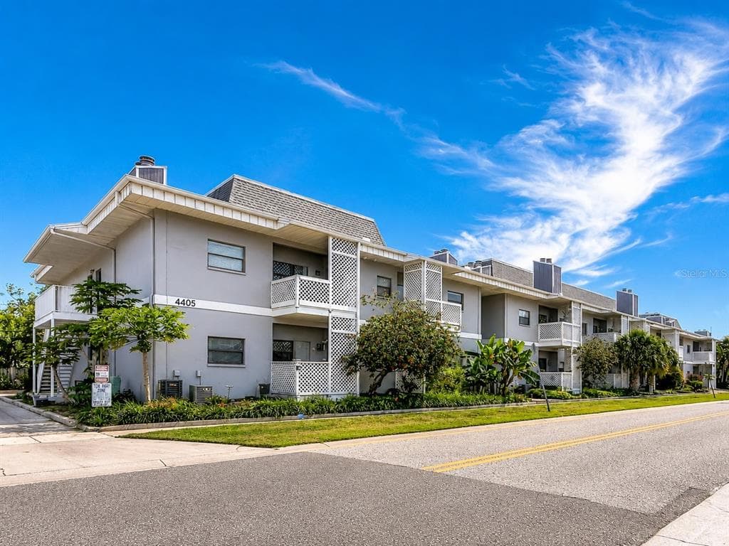 4405 W FAIR OAKS AVENUE UNIT 18