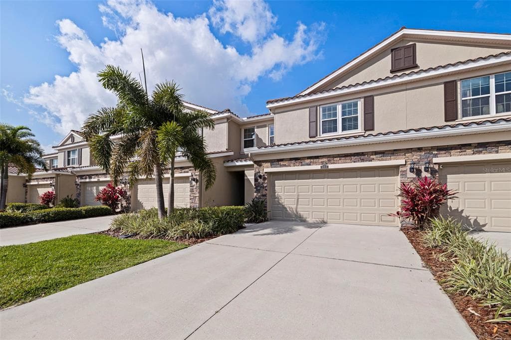 568 53RD AVENUE N ST PETERSBURG, FL 33703