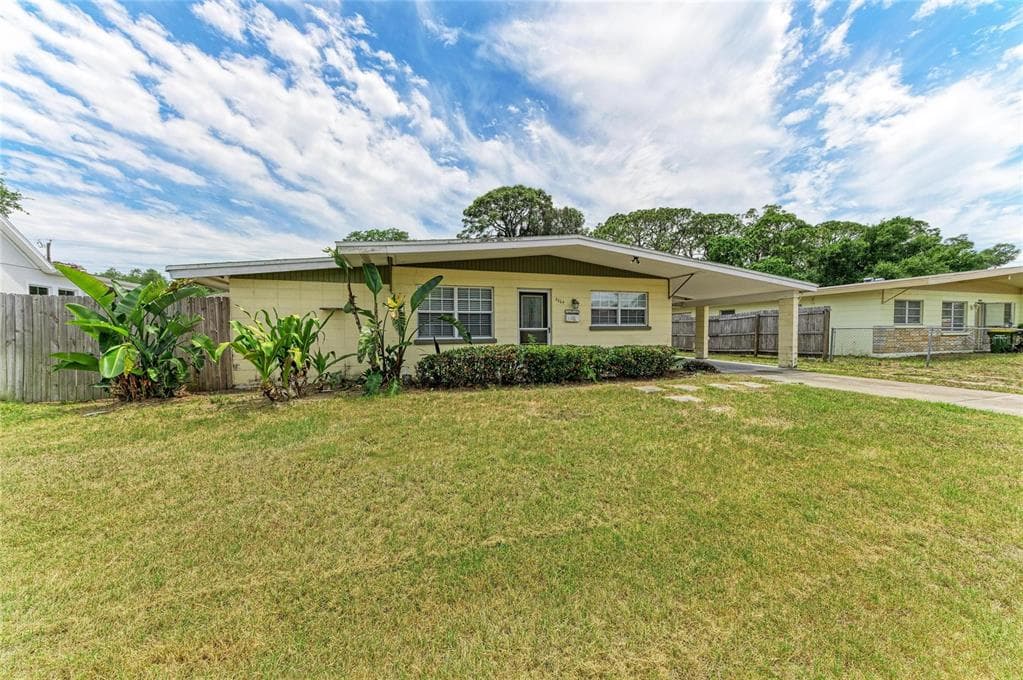 2564 WOOD STREET SARASOTA, FL 34237