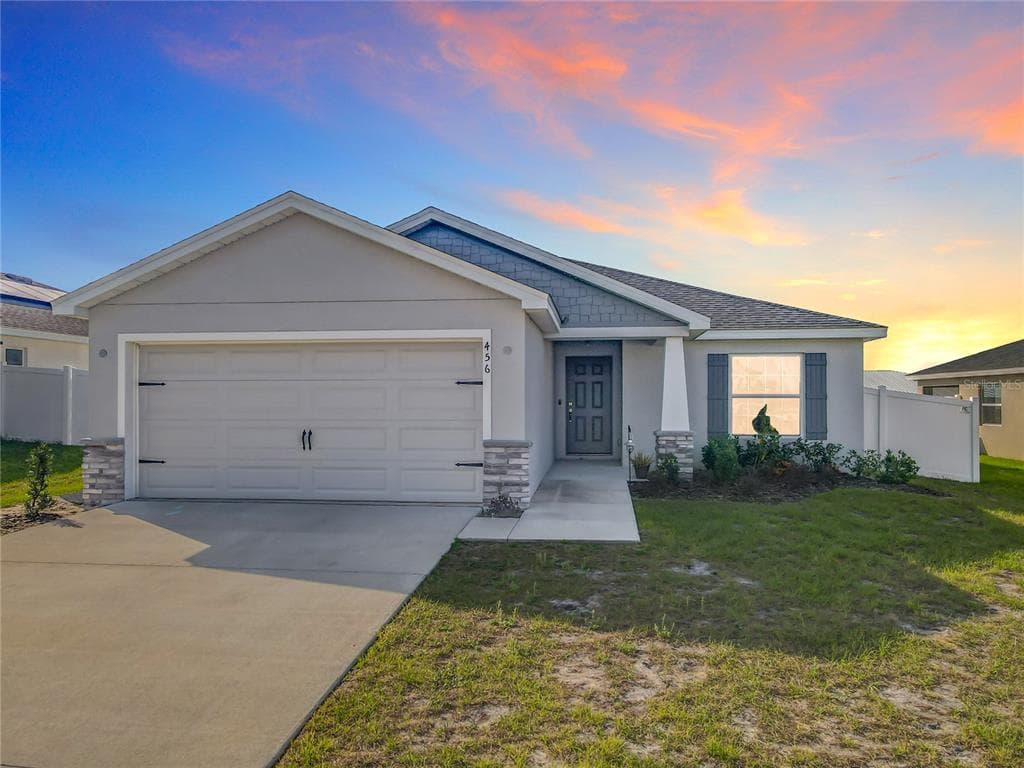 456 HILLTOP DRIVE LAKE WALES, FL 33853