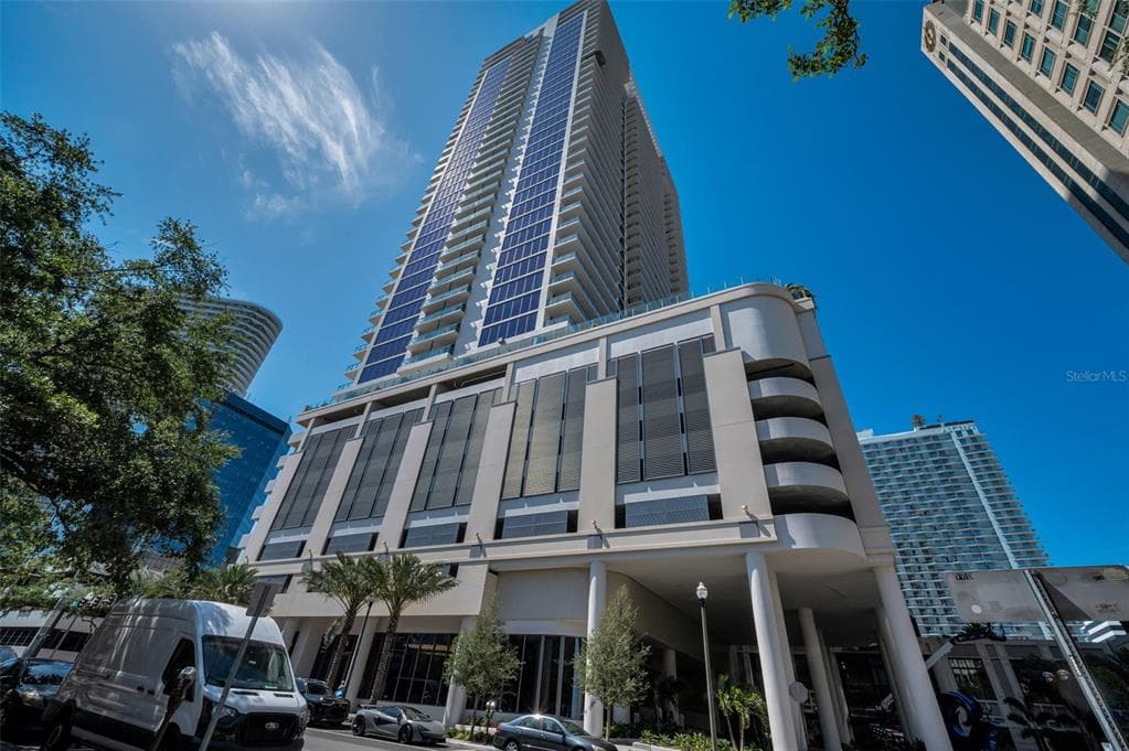 275 1ST AVENUE S UNIT 3503 ST PETERSBURG, FL 33701