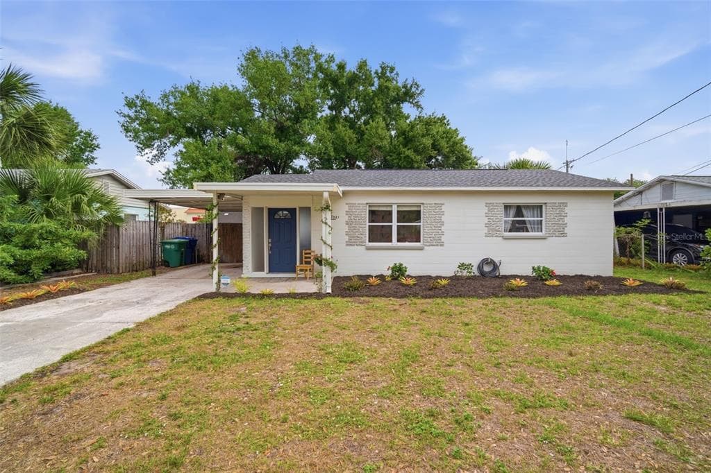 3521 W MCELROY AVENUE TAMPA, FL 33611