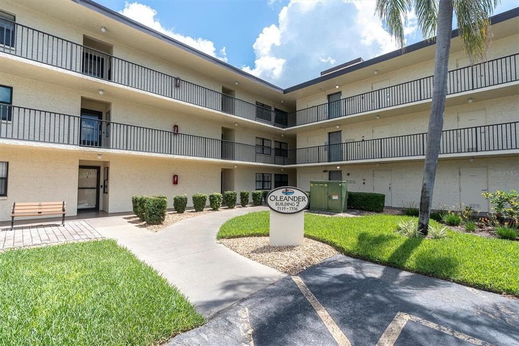11945 143RD STREET UNIT 7325 LARGO, FL 33774