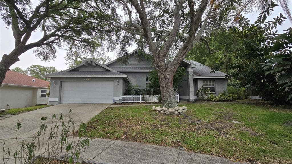 1040 TRADEWINDS DRIVE TARPON SPRINGS, FL 34689