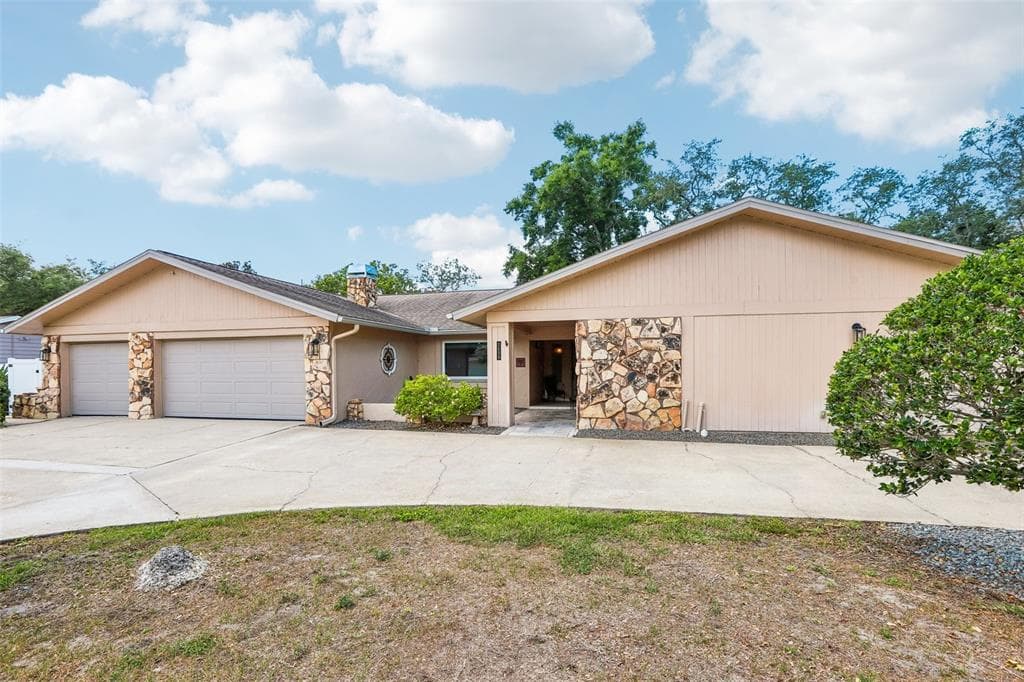 2424 SUNDANCER DRIVE CLEARWATER, FL 33759