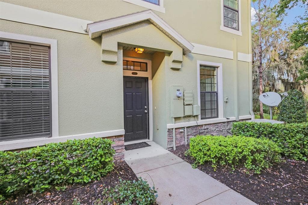 5712 KINGLETSOUND PLACE LITHIA, FL 33547