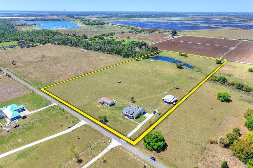 15721 COLDING LOOP WIMAUMA, FL 33598
