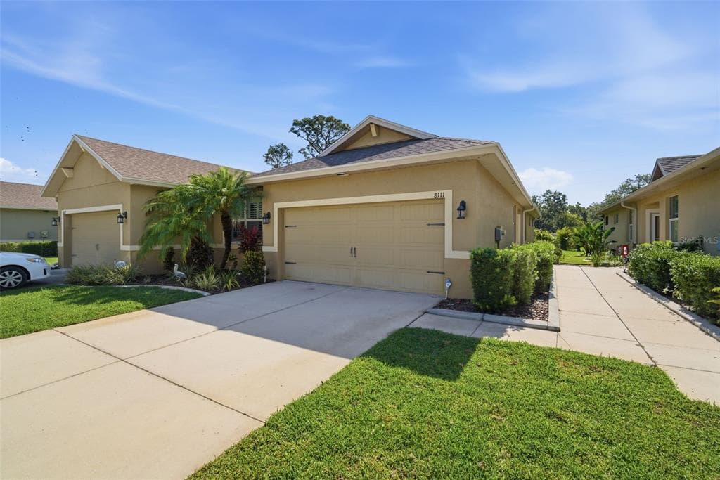8111 PINE CREST STREET SEMINOLE, FL 33777
