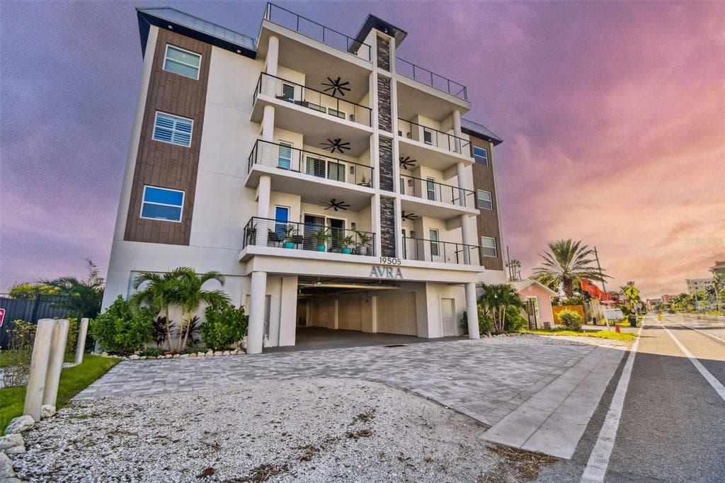 19505 GULF BOULEVARD UNIT 404