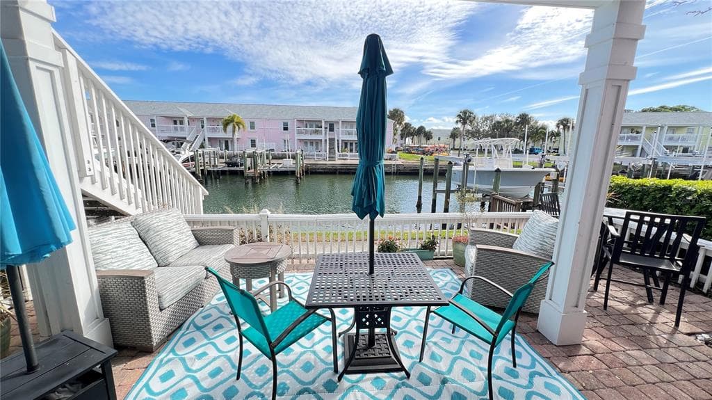 5164 BEACH DRIVE SE UNIT B furnished ST PETERSBURG, FL 33705