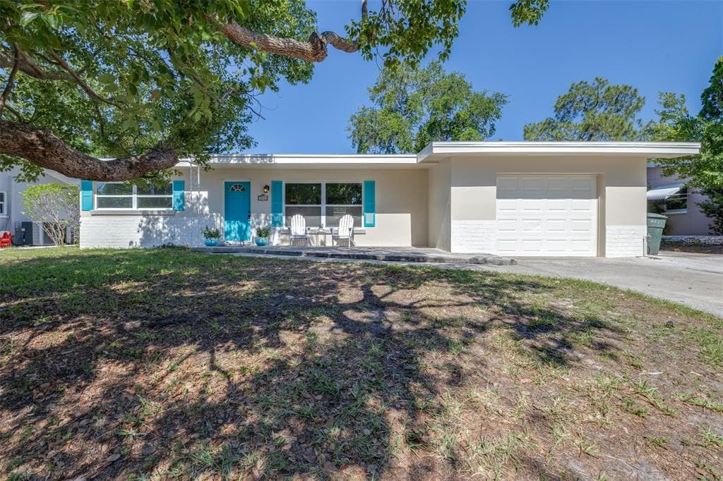 942 DUMONT DRIVE DUNEDIN, FL 34698