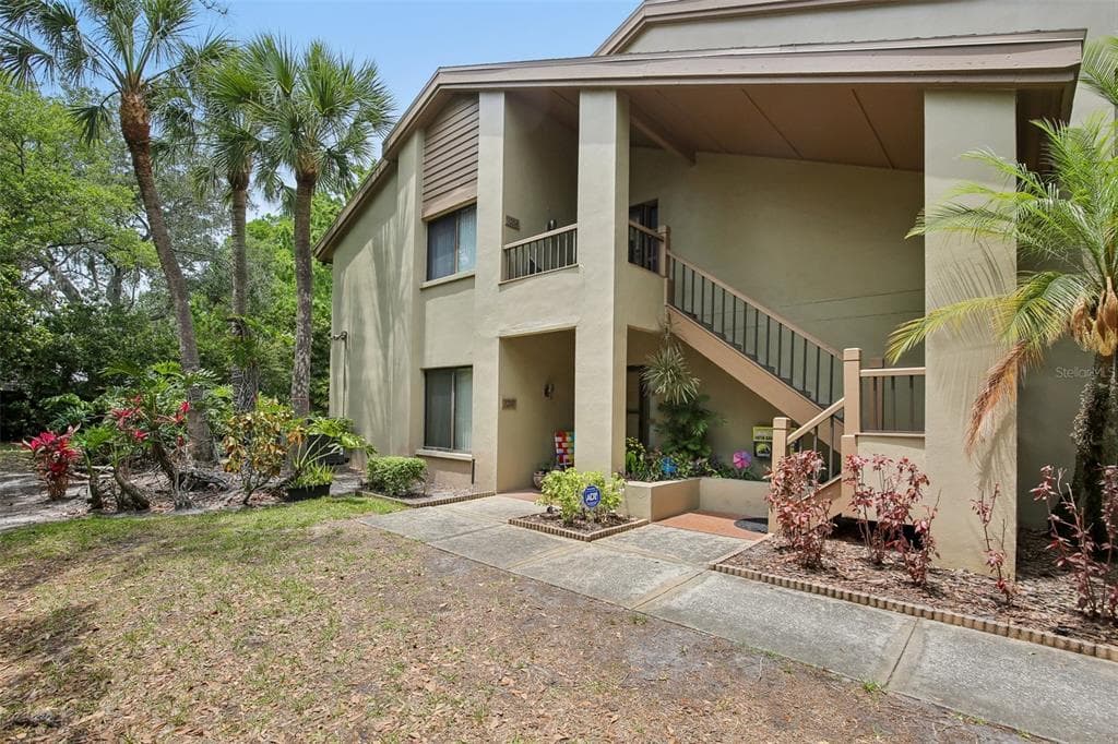 3058 LANDMARK BOULEVARD UNIT 1204 PALM HARBOR, FL 34684