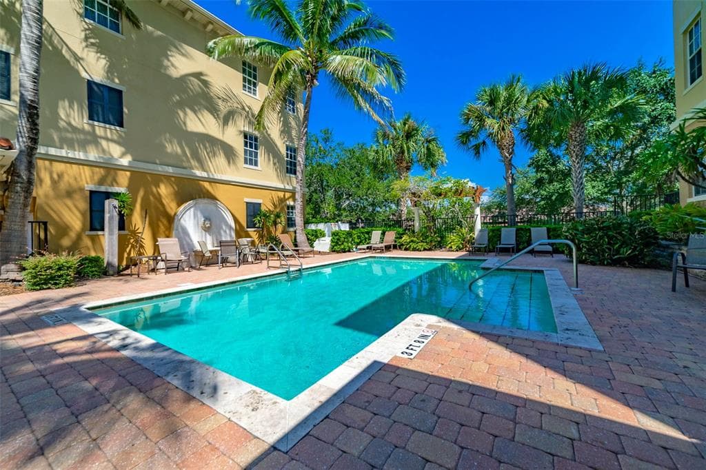 528 JASMINE WAY UNIT 528 CLEARWATER, FL 33756