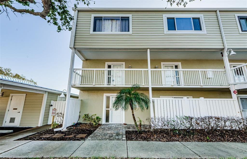 433 S PAULA DRIVE UNIT 17