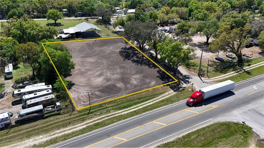 11703 N US 301 HIGHWAY THONOTOSASSA, FL 33592