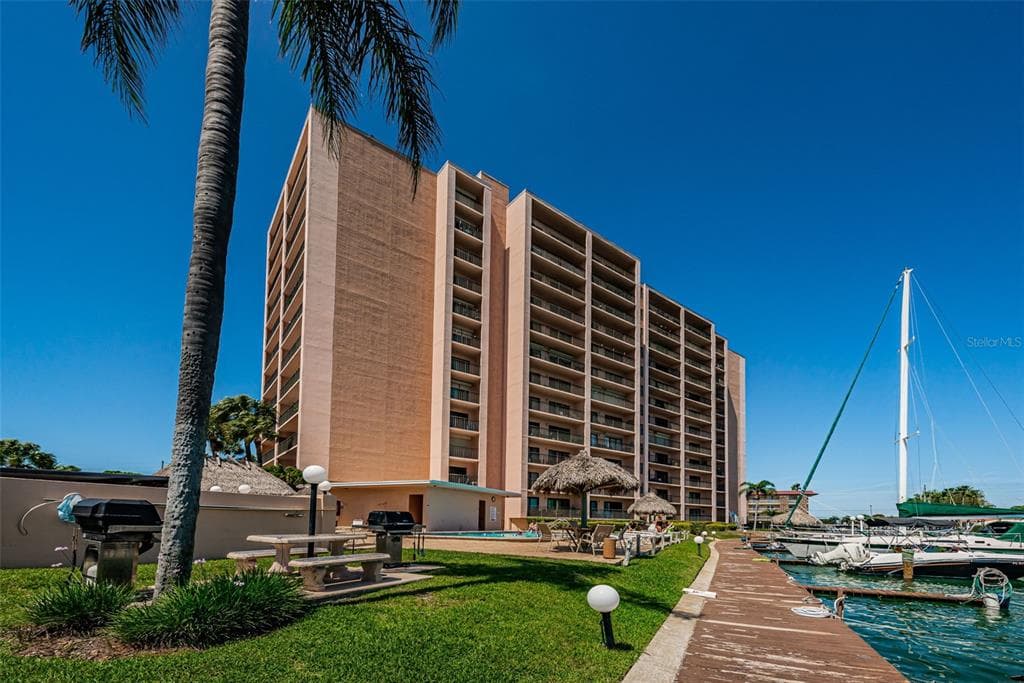 51 ISLAND WAY UNIT 306