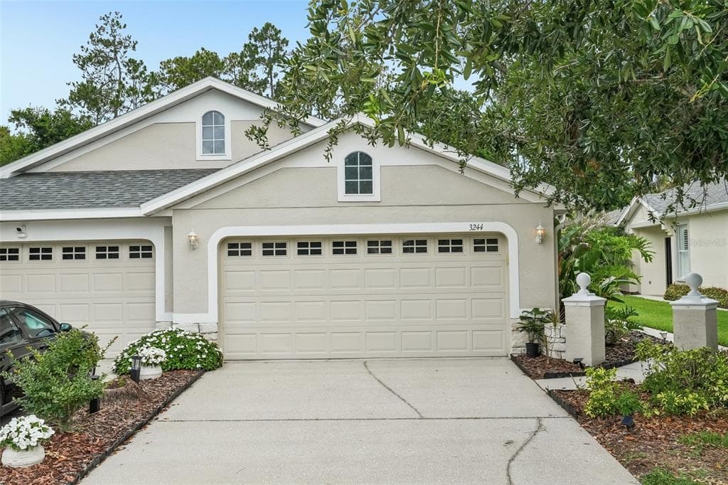 3244 CHAPEL CREEK CIRCLE WESLEY CHAPEL, FL 33544