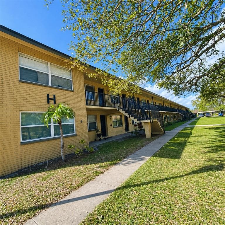2501 HARN BOULEVARD UNIT H27 CLEARWATER, FL 33764