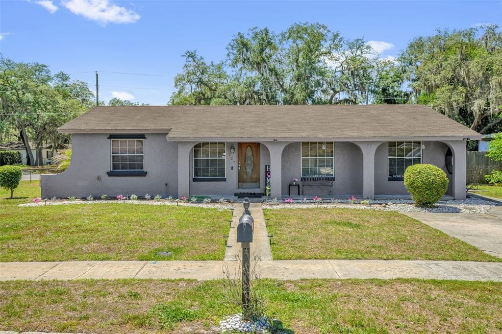 727 BAYWOOD CIRCLE SANFORD, FL 32773