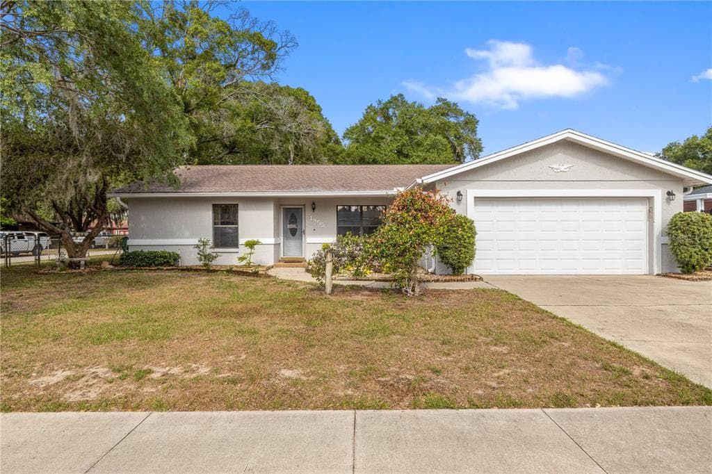 1855 KIM ACRES LANE DOVER, FL 33527