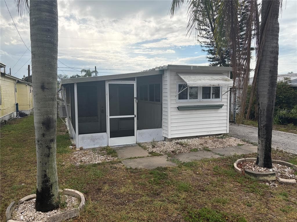 2051 ORANGE DRIVE HOLIDAY, FL 34691