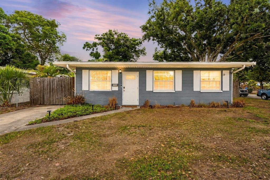 3901 13TH AVENUE N ST PETERSBURG, FL 33713