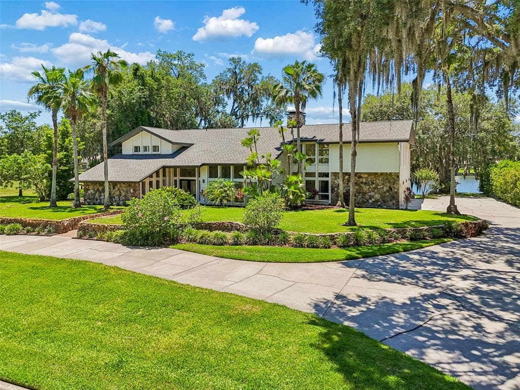 816 TARAY DE AVILA TAMPA, FL 33613