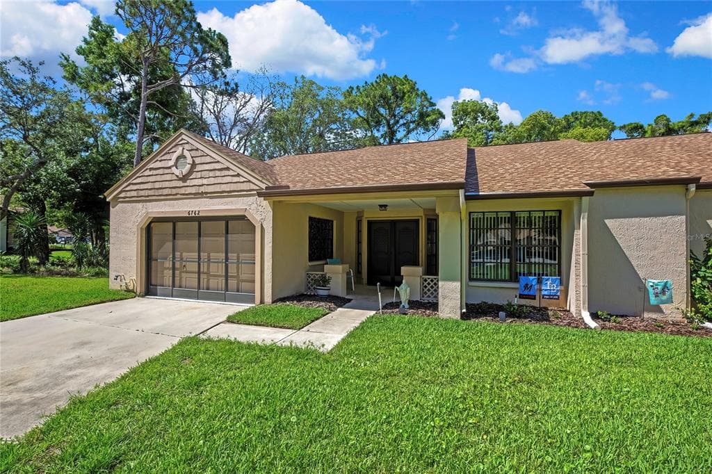 6762 PEARLEAF COURT SPRING HILL, FL 34606