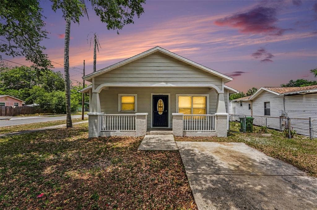 1602 E NORTH BAY STREET TAMPA, FL 33610