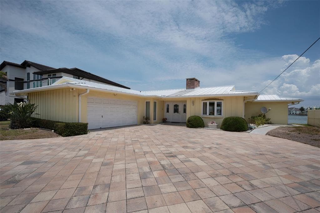 516 HARBOR DRIVE N INDIAN ROCKS BEACH, FL 33785