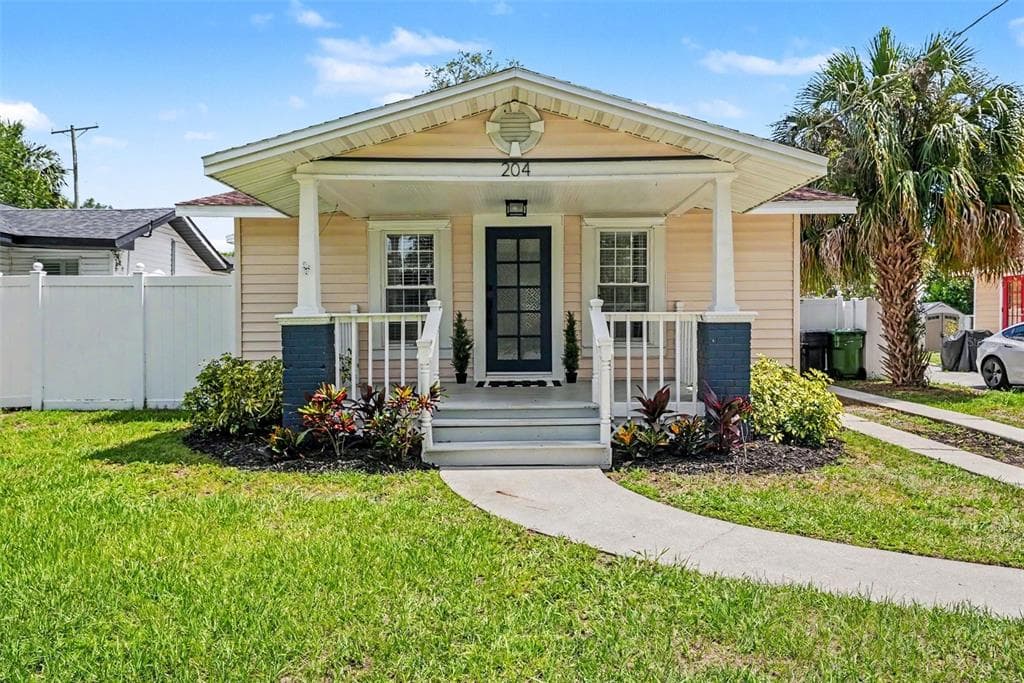 204 W JEAN STREET TAMPA, FL 33604