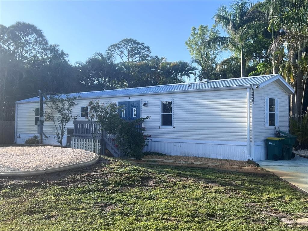 15325 MAPLETREE DRIVE PUNTA GORDA, FL 33955