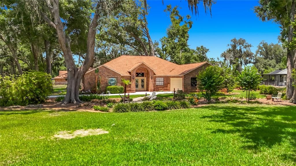 2702 STAFFORD OAKS PLACE PLANT CITY, FL 33565