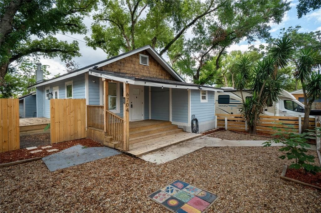 6704 N TALIAFERRO AVENUE TAMPA, FL 33604